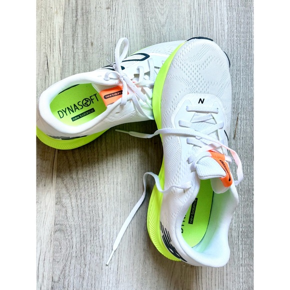 New Balance Dynasoft White and Neon Green Running Shoes-Sneakers- Size 9 - Picture 8 of 9
